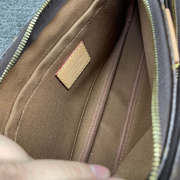 SOLD!!๐ Louis Vuitton Multi Pochette accessories ๐ - Picture 7 of 12